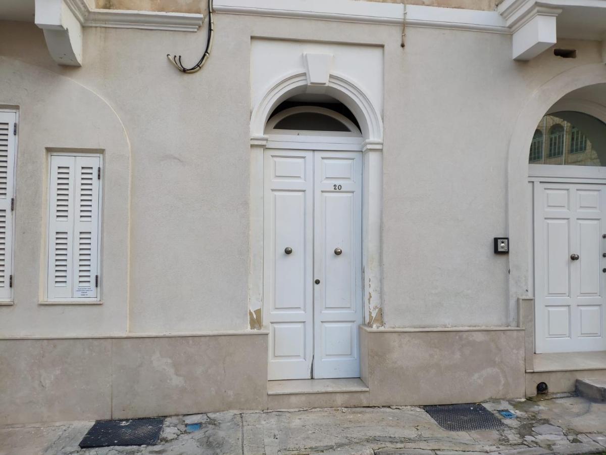 Bright And Central 2 Bedroom Apartment In Σλιέμα Εξωτερικό φωτογραφία